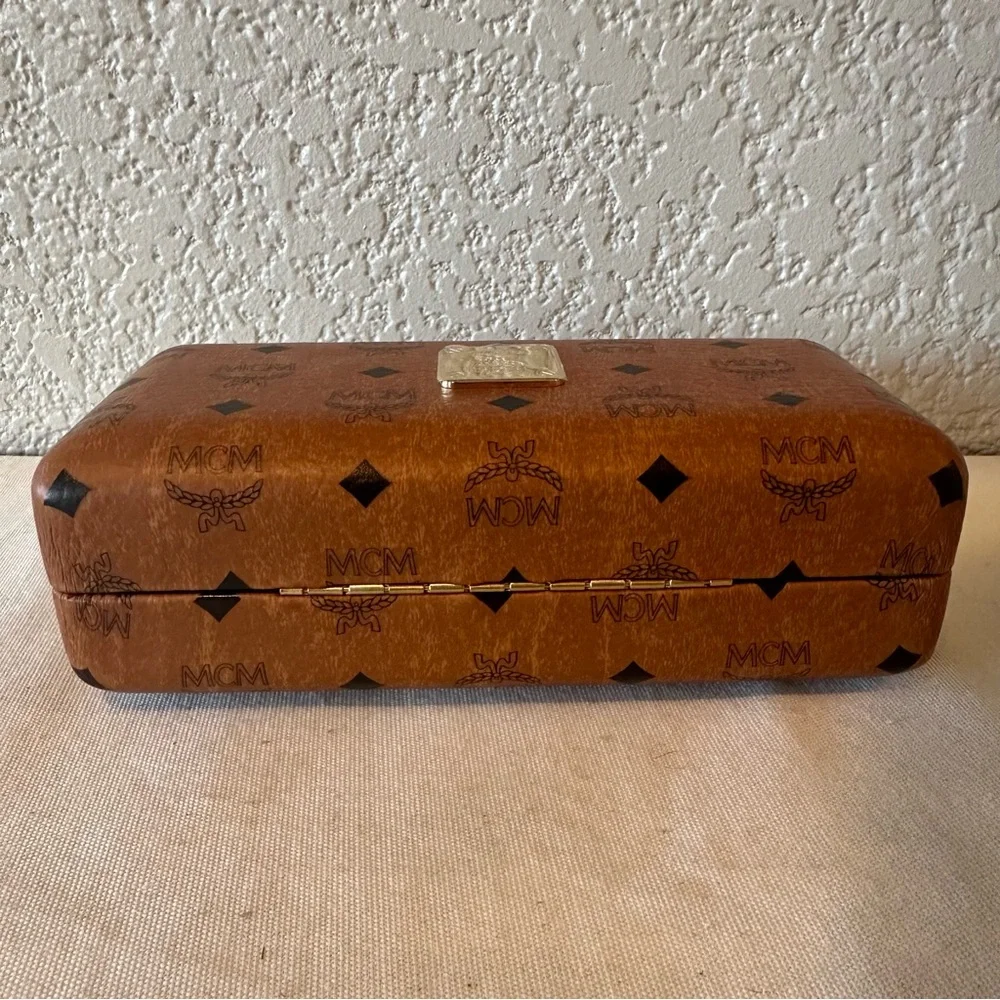 MCM Eyeglass Sunglass Hardshell Case & Cleaning Cloth - Picture 6 of 13